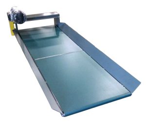 low profile belt conveyor with flared side rails and top mount drive