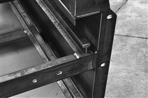 6"-hinged-steel-belt-rail-close-up