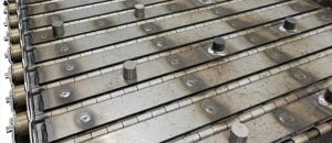 hinged-steel-belt-with-impact-plates-&-pucks-welded