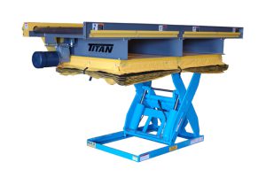 CDLR-conveyor-on-scissor-lift-with-skirting
