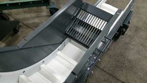 screened-infeed-on-plastic-belt-conveyor