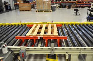pallet-centering-system-in-chain-driven-live-roller-conveyor