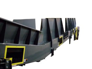heavy-duty-cleated-belt-conveyor-with-high-siderails