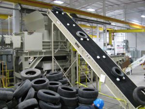Inclined Rough Belt Conveyor with Special Cleats for Tire Recycling