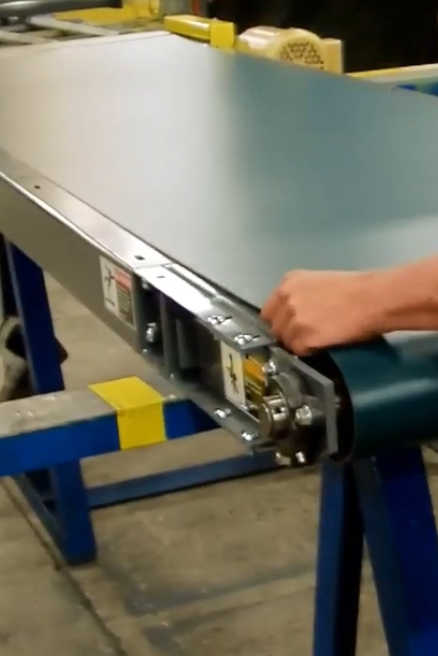 tracking-slider-bed-conveyor